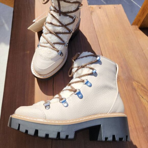 NEW 5.5M Women's Caleb Shearling Hiking Boot Hi-Top Off White Bone by The Drop - Picture 1 of 8